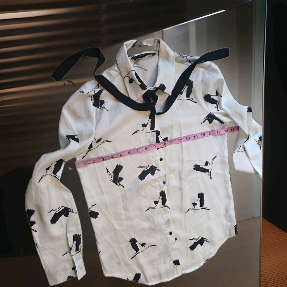 White Bird Print Bow Tie Neck Collared Long Sleeve Button-Up Blouse M - Picture 10 of 10